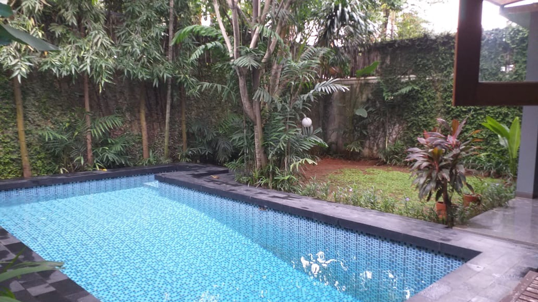 COZY AND BEAUTIFUL HOUSE AT KEMANG, JAKARTA SELATAN