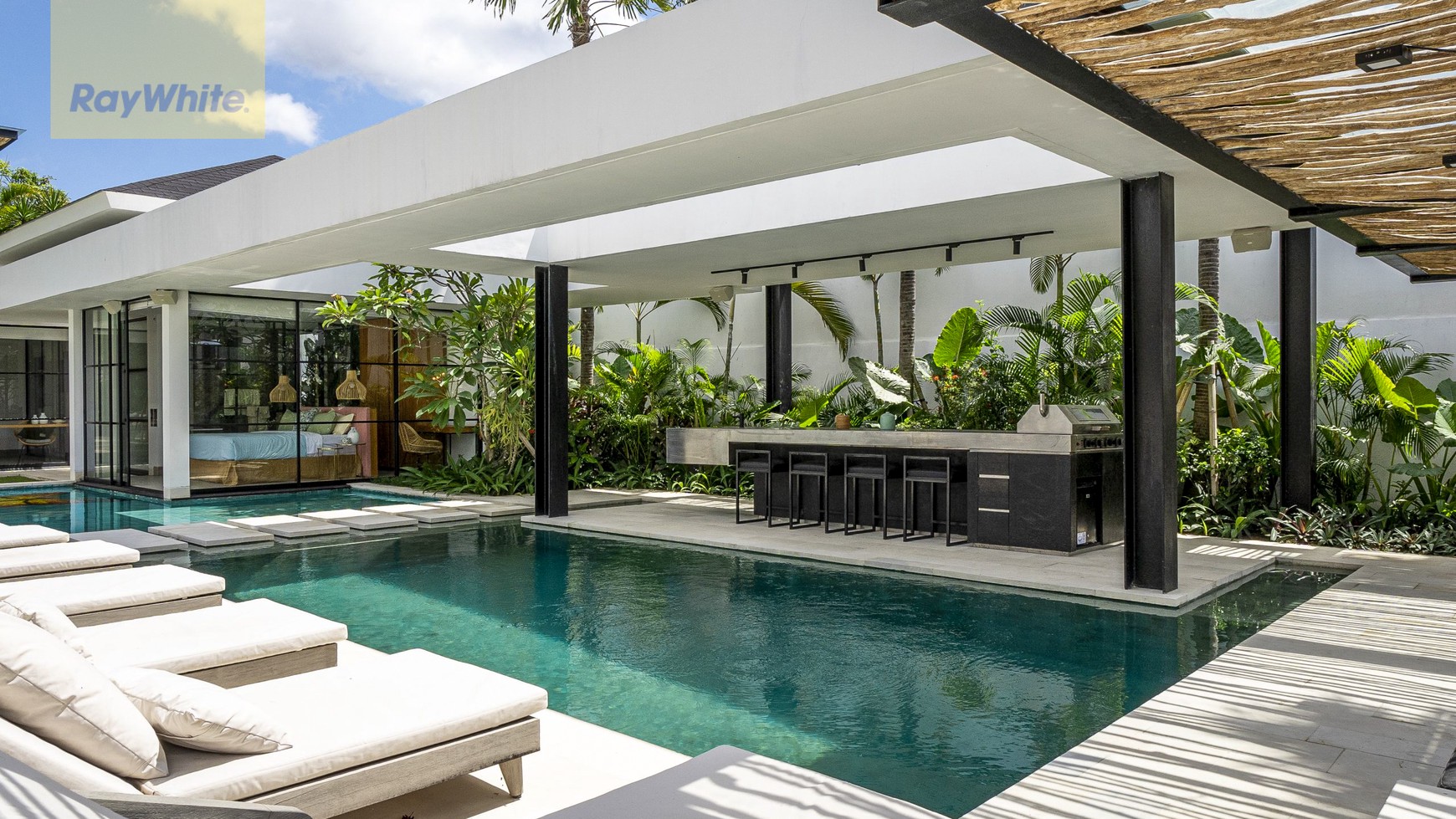 One of a kind Designer Villa in great Location of Canggu Bali