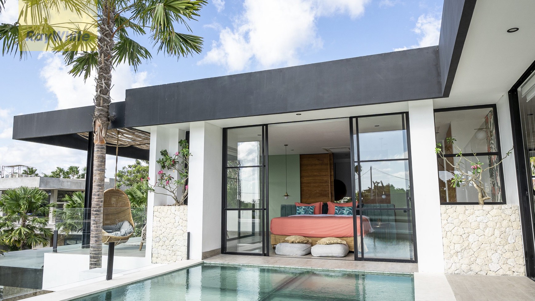 One of a kind Designer Villa in great Location of Canggu Bali