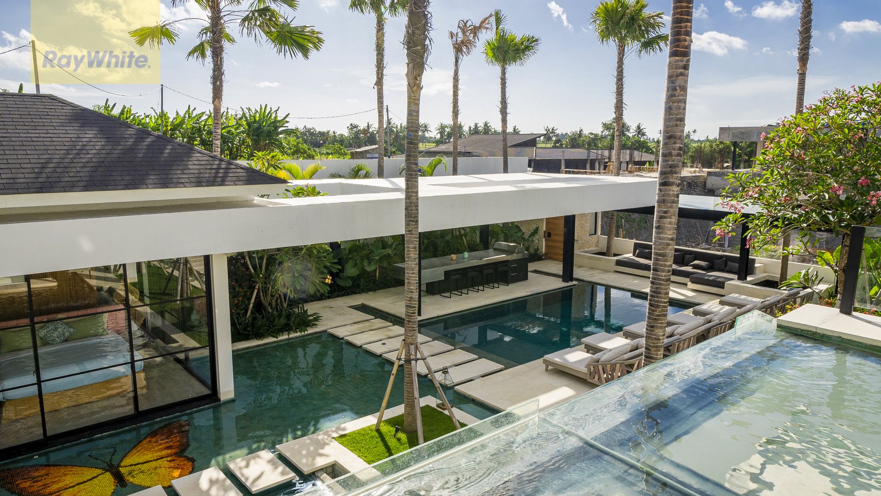 One of a kind Designer Villa in great Location of Canggu Bali