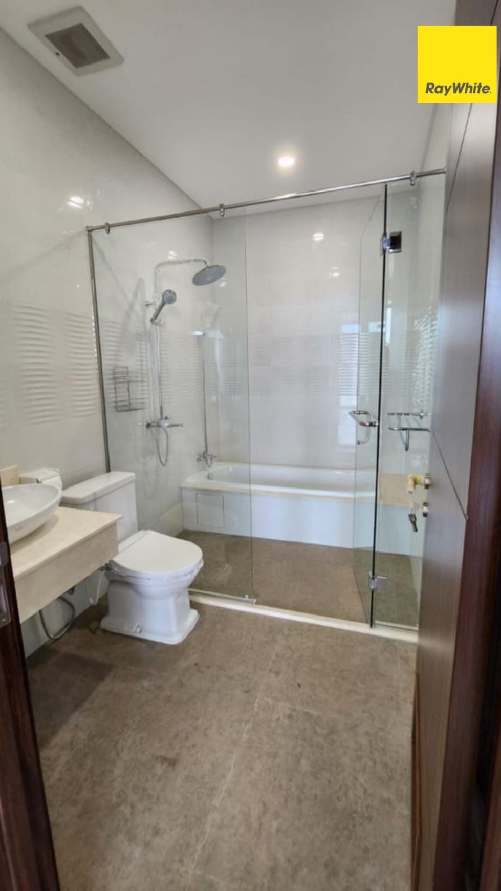 Rumah Baru 3Lantai Pondok Indah Hanya 500M Dari Gatte Toll JORR