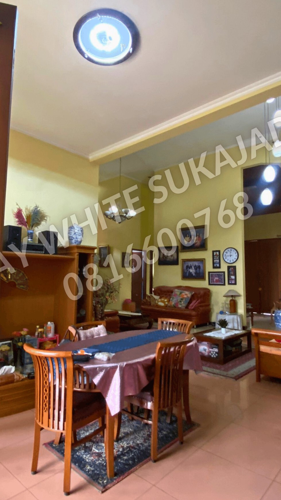 Rumah 2 Lantai, di jalan Ir. H. Juanda, Dago