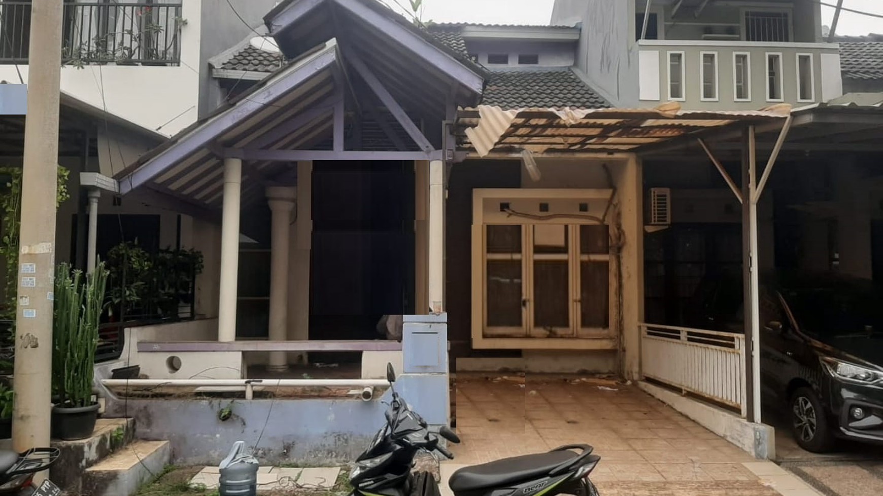 Rumah hitung tanah di Graha Raya Bintaro