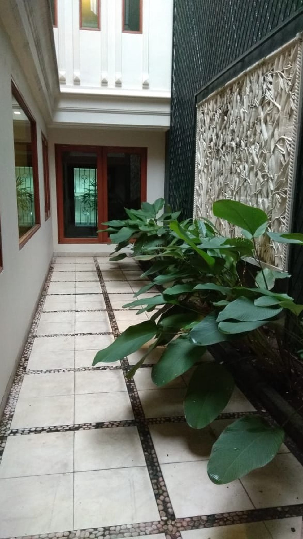 Rumah nyaman di kawasan komplek elite pondok indah