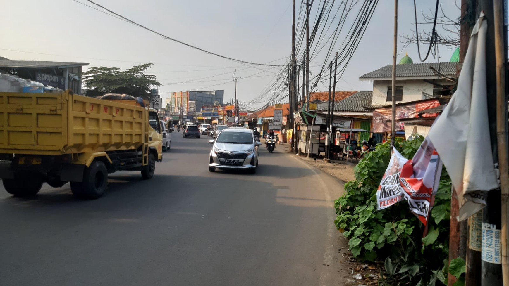 Kavling Pinggir Jalan Raya Terdapat Rumah Kontrakan dan Workshop @Jl Aria Putra