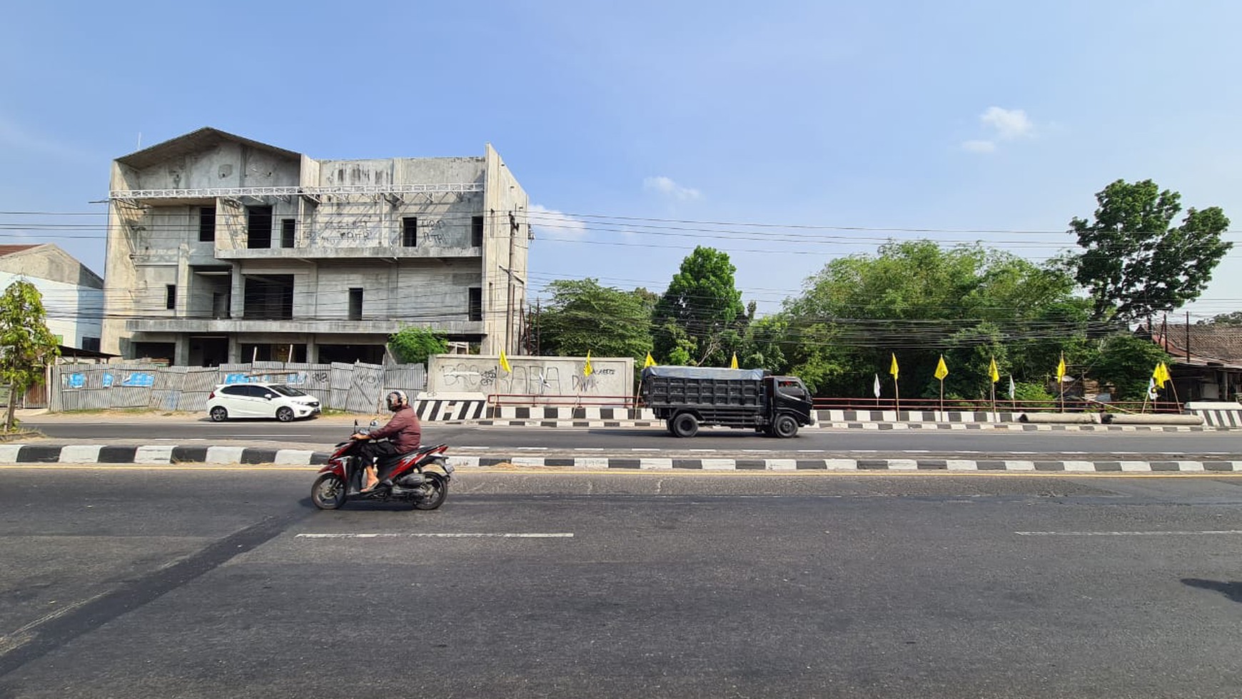 Bangunan Hotel 25 Kamar Di Jogonalan Klaten 