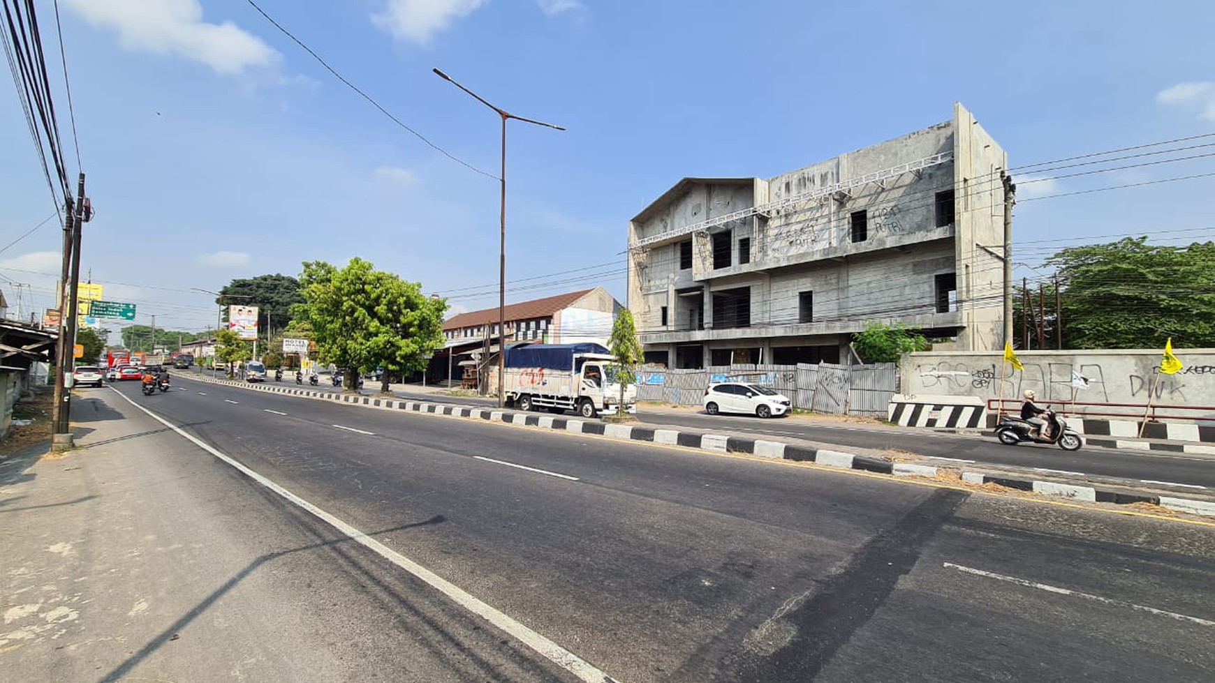 Bangunan Hotel 25 Kamar Di Jogonalan Klaten 