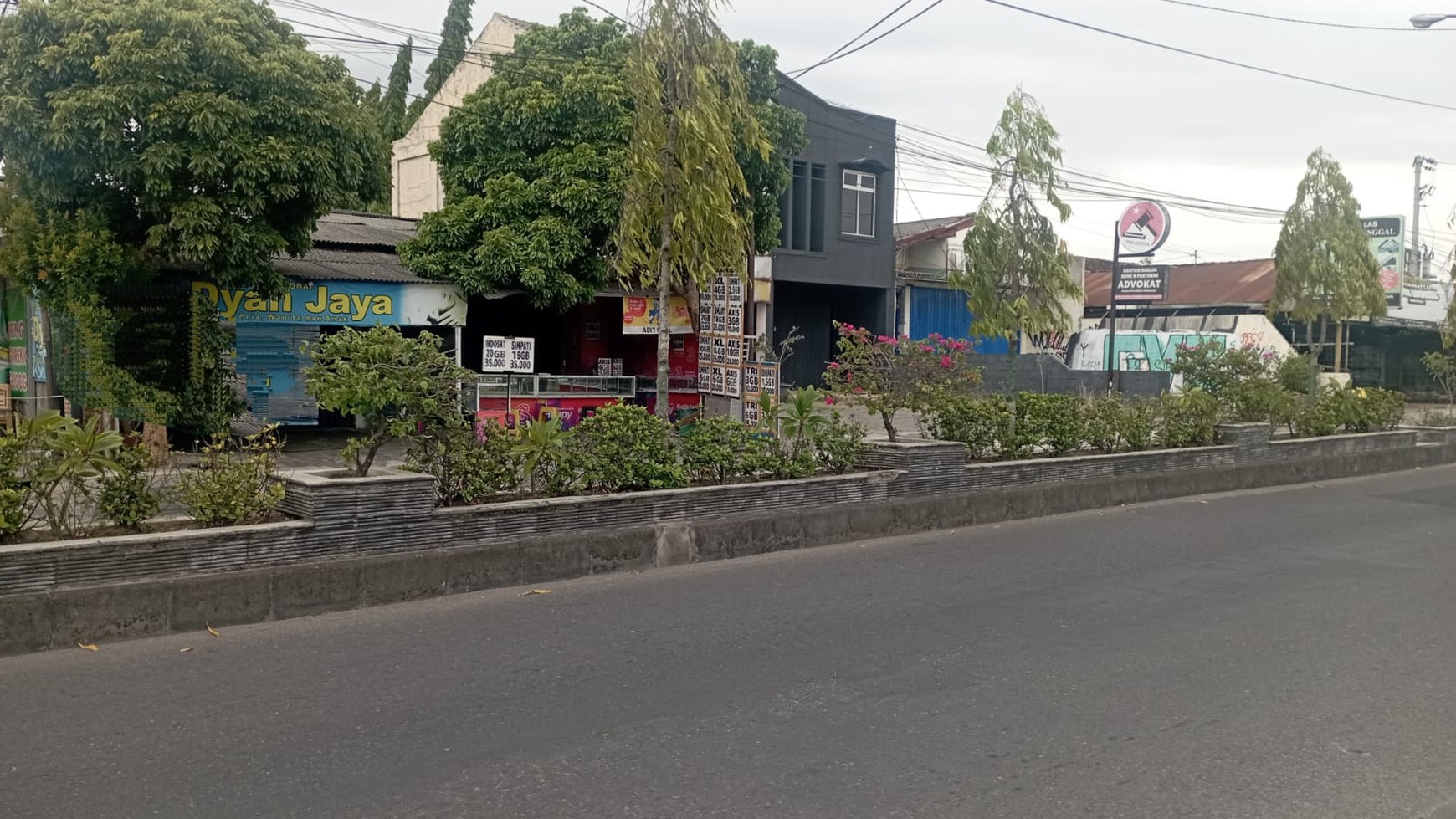 Tanah Dan Bangunan Cocok Untuk Usaha Lokasi Jalan Tajem Maguwoharjo 