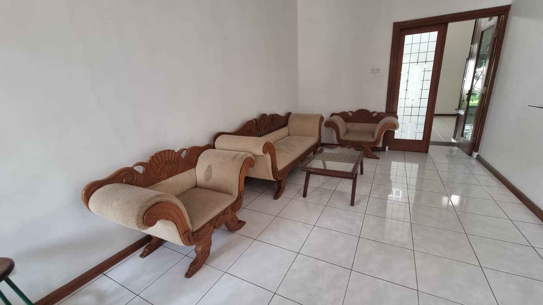 Rumah Mewah Semi Furnished di Setra Indah Bandung