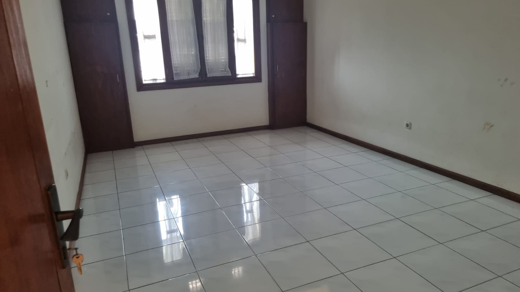 Rumah Mewah Semi Furnished di Setra Indah Bandung