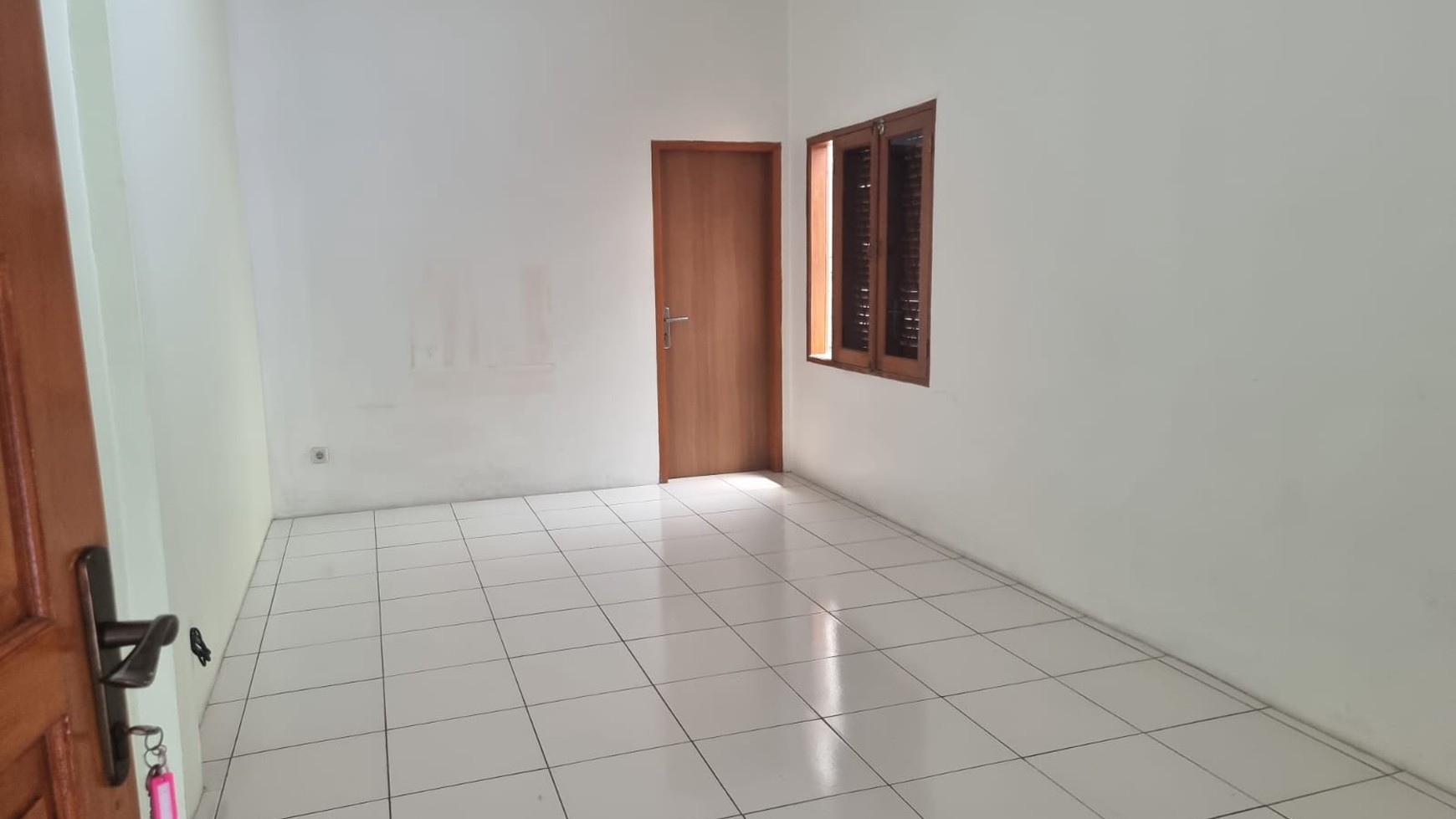 Rumah Mewah Semi Furnished di Setra Indah Bandung