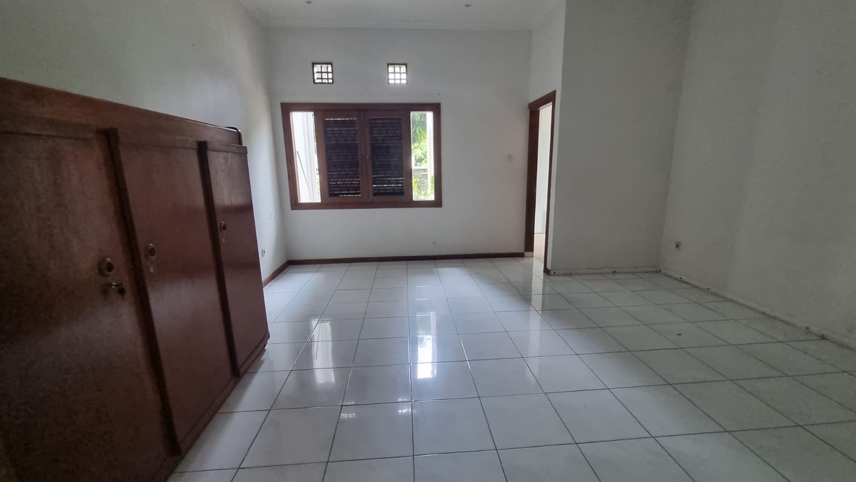 Rumah Mewah Semi Furnished di Setra Indah Bandung