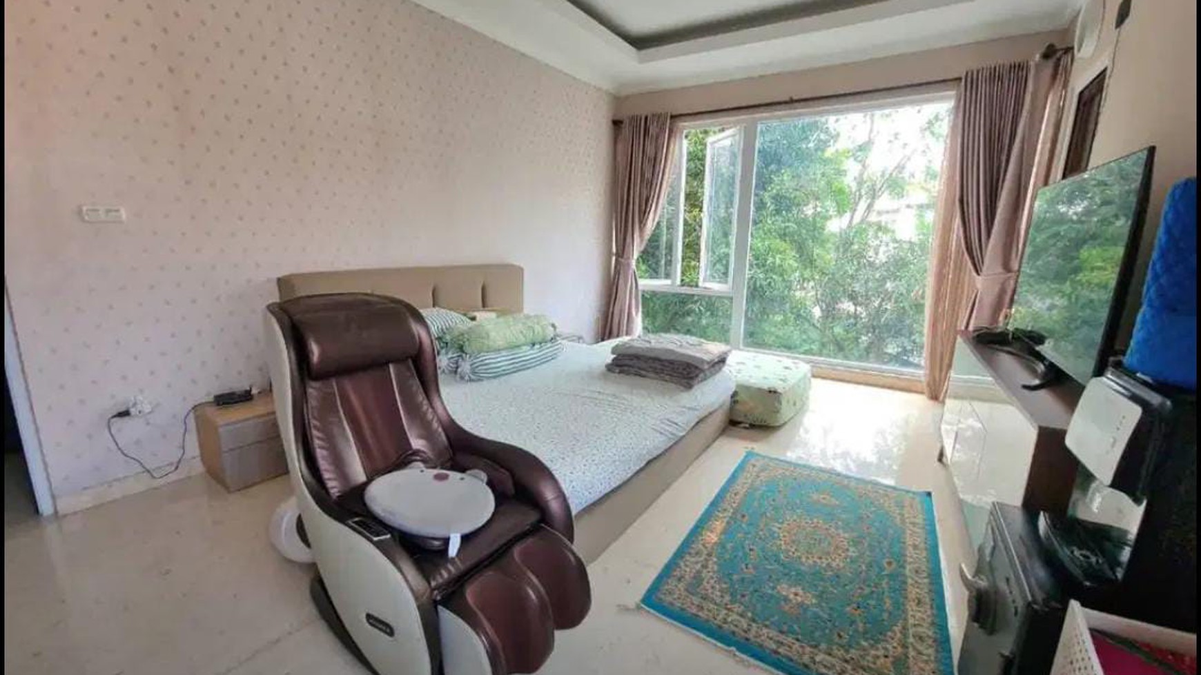 Dijual Rumah 3 lantai Lokasi Bagus di Taman Senayan Bintaro