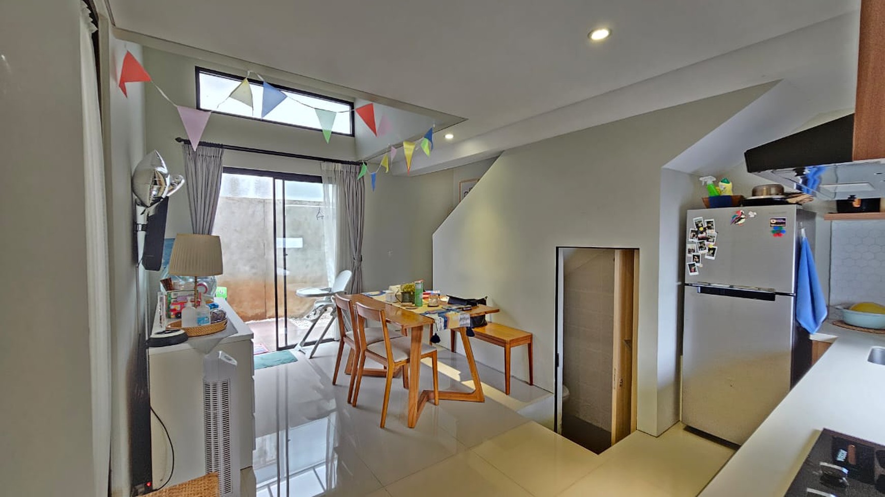 Rumah Cantik Minimalis Siap Huni dengan Hunian Nyaman dan Asri @V Town House