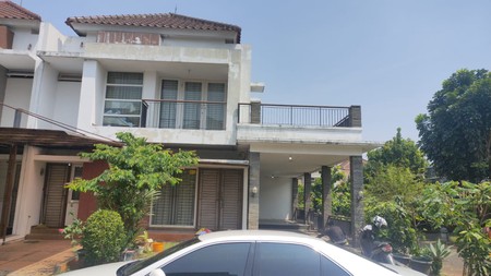 Rumah Hoek Cantik di Raffles Hills Cibubur 