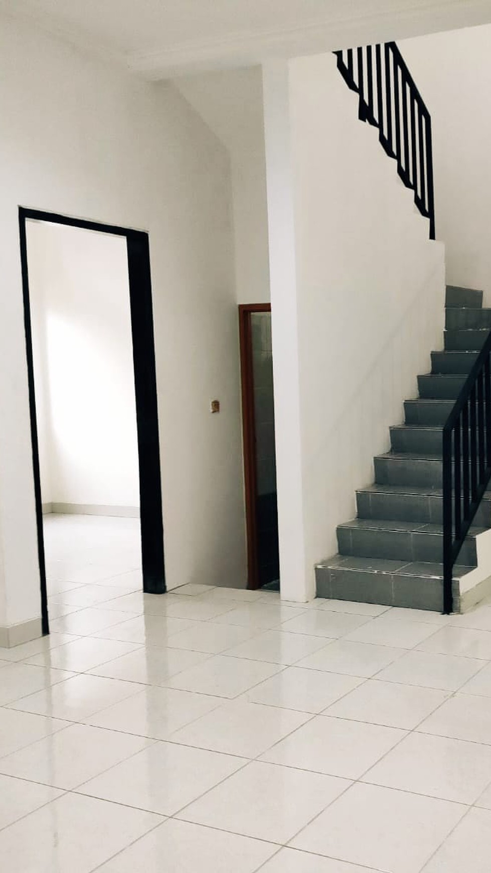 Rumah Rapi Siap Huni Anggrek Loka BSD city