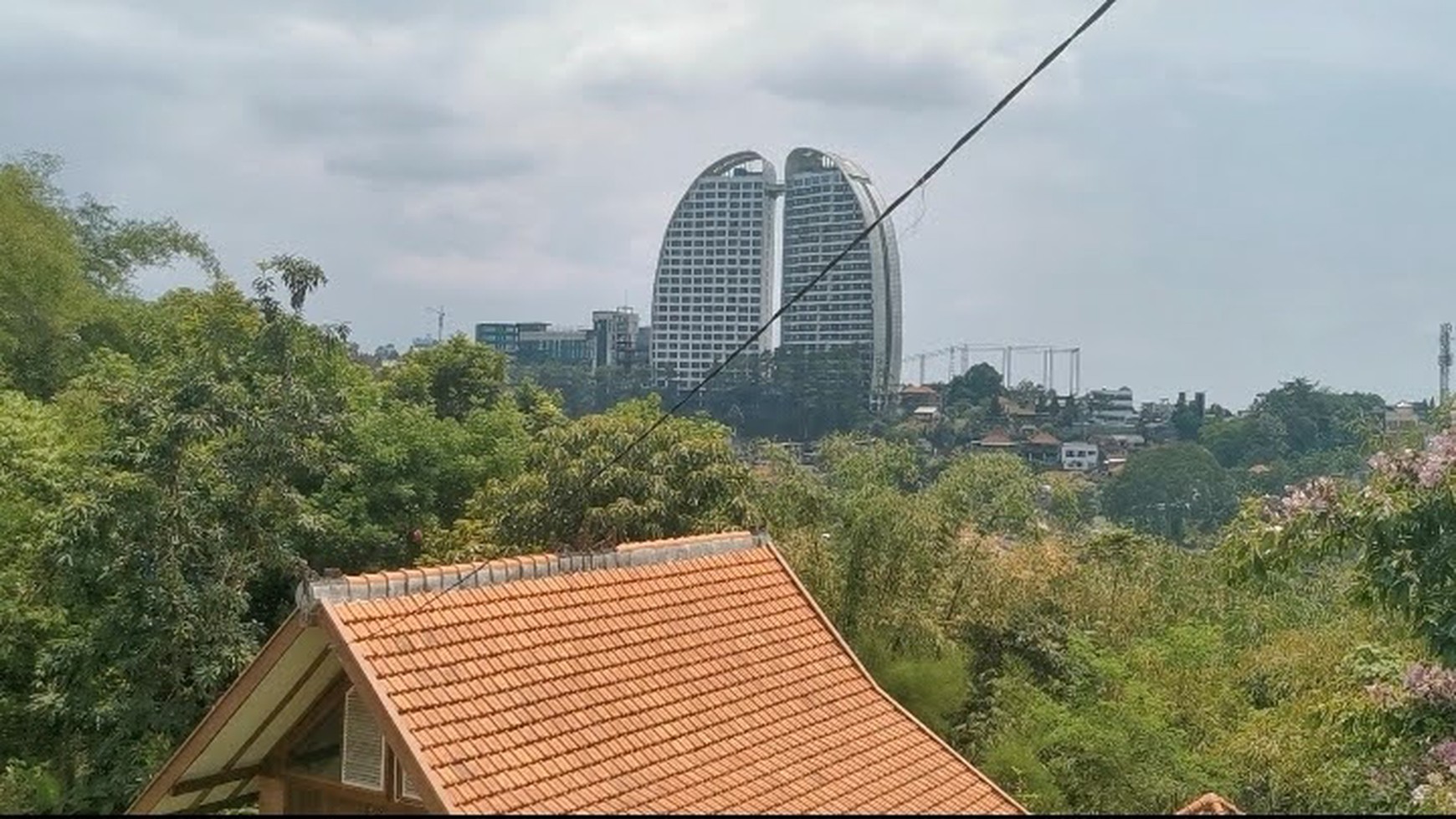 Rumah Nyaman 2 Lantai di Jalan Curug Dago Sayap Green Citra Dago Ciumbuleuit Bandung