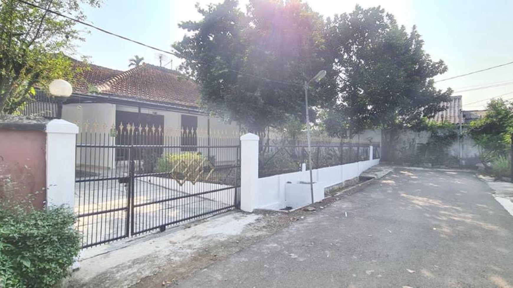 Rumah dengan halaman luas, kondisi terawat dan siap huni di Cimanggu, Bogor