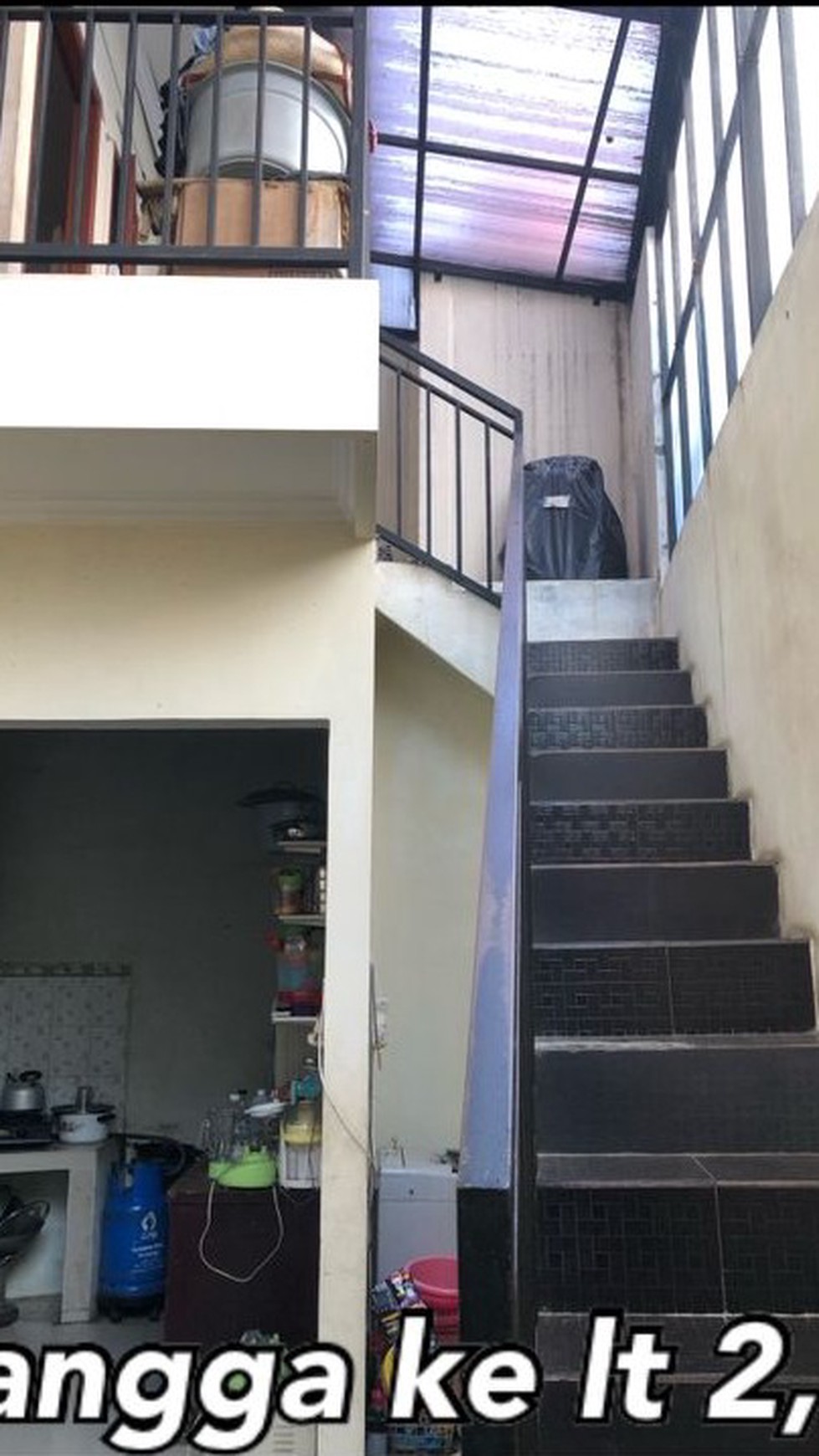 Rumah Siap huni,terawat di jagakarsa Jakarta Selatan.