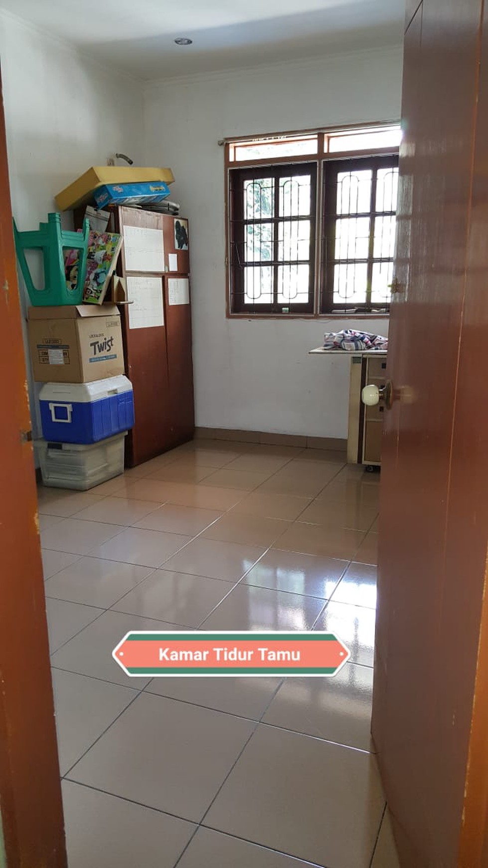 Rumah Kota Wisata 2 1/2 lantai