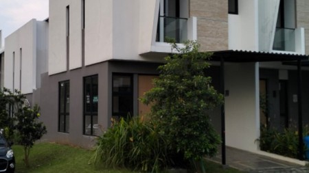 RUMAH BARU DI PROVENCE SUITE BSD (HOOK, JARANG ADA)