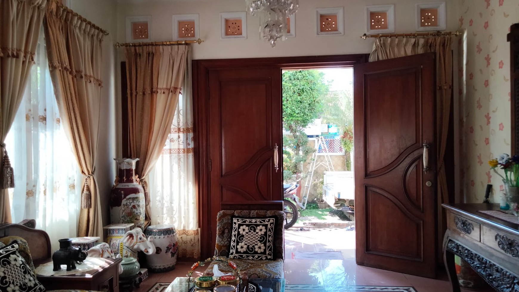 Rumah Mewah 7 Kamar Di Jl Veteran Dekat Kebun Binatang Gembiraloka