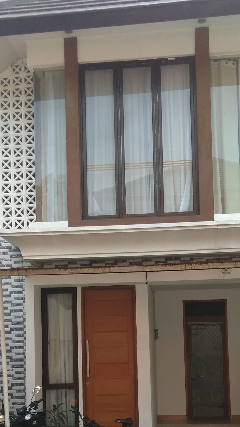 Rumah Bagus Diarea Pondok Ranji Dekat Akses Toll & Stasiun Comutter