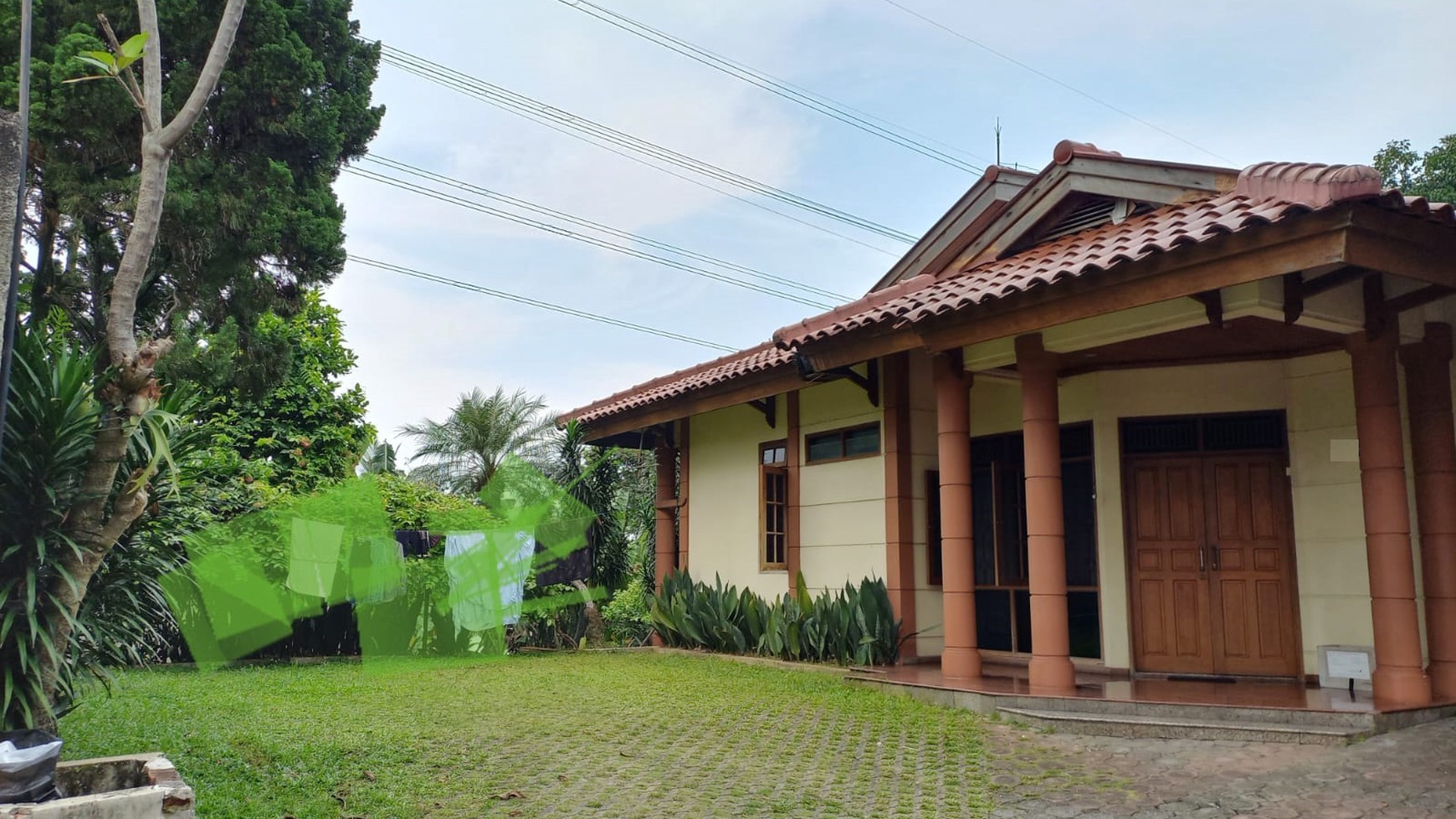 Rumah unik Cempaka Hijau Bintaro Ciputat TangSel.