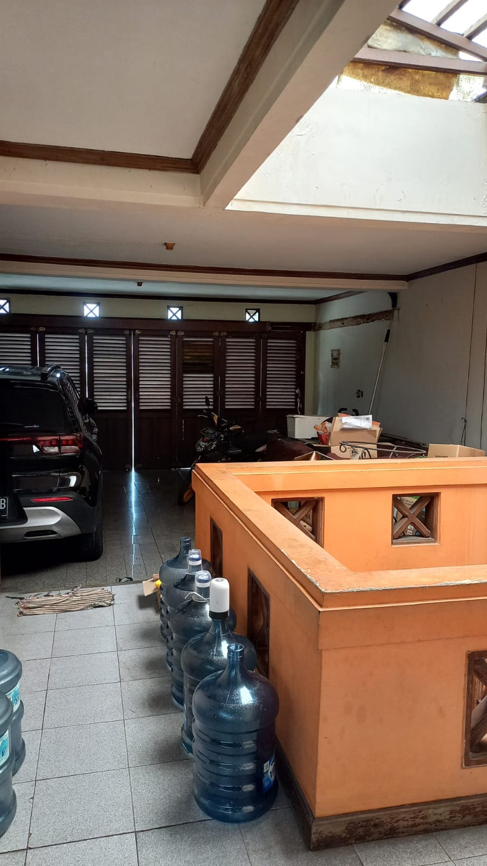 Rumah unik Cempaka Hijau Bintaro Ciputat TangSel.