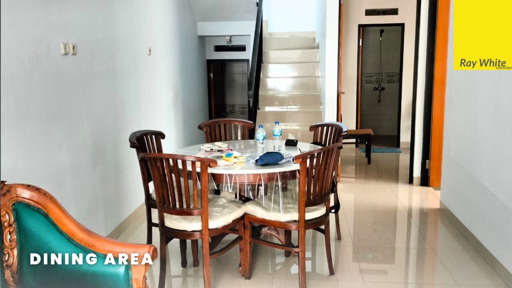 Dijual rumah mewah 2 lantai dengan desain elegan di kawasan Akasia Terrace yang berbatasan langsung dengan Tangsel