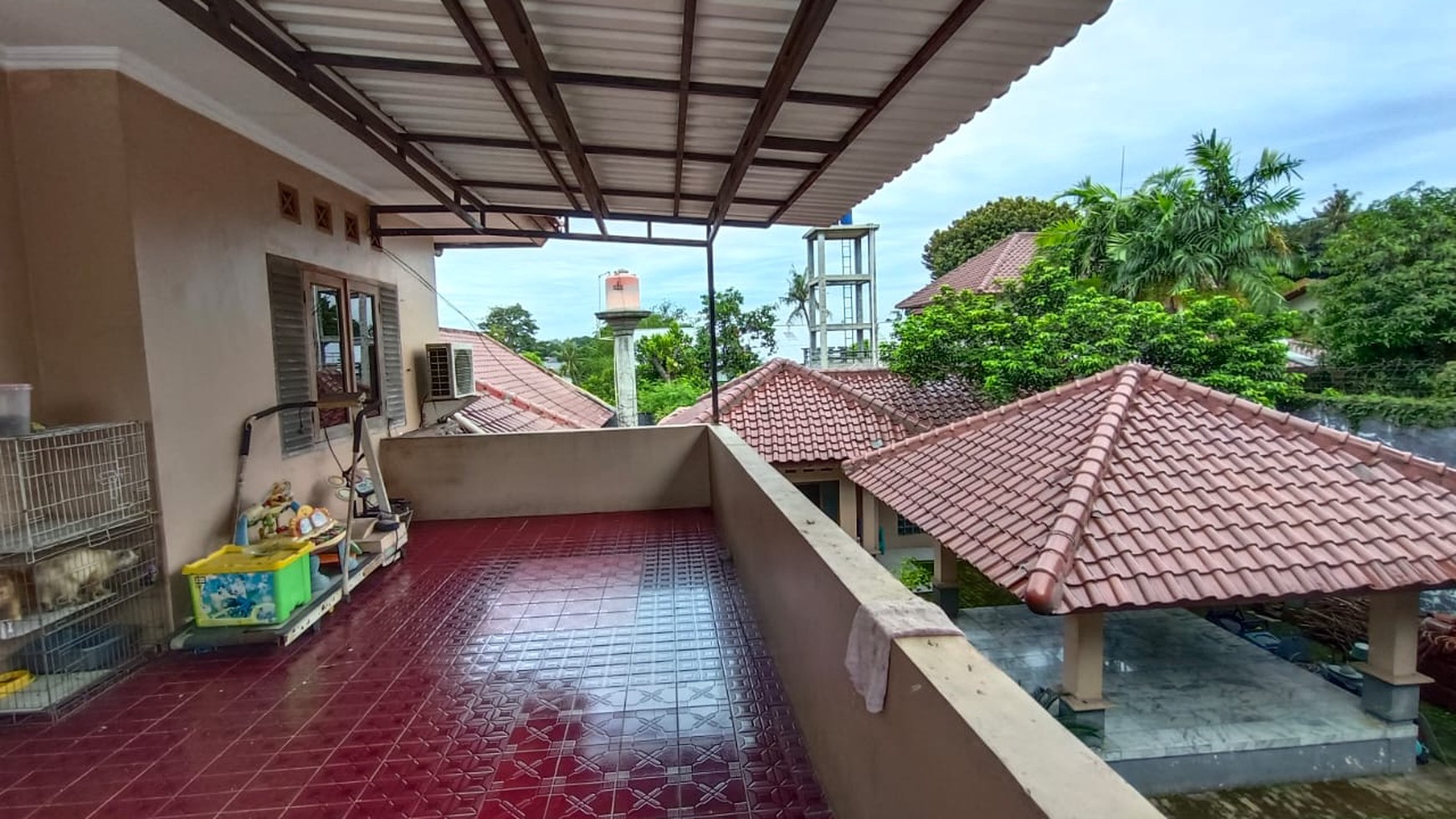 Rumah Klasik Mewah 2 lantai lokasi strategis depan perumahan  Bali View CIRENDEU