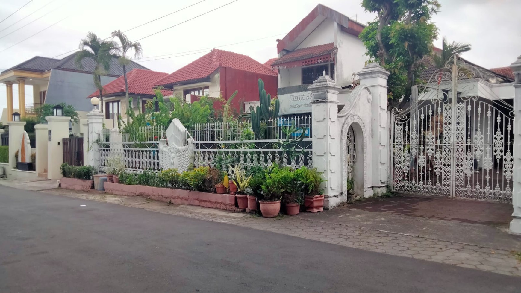 RUMAH LUAS DI KALASAN SLEMAN 5 KAMAR