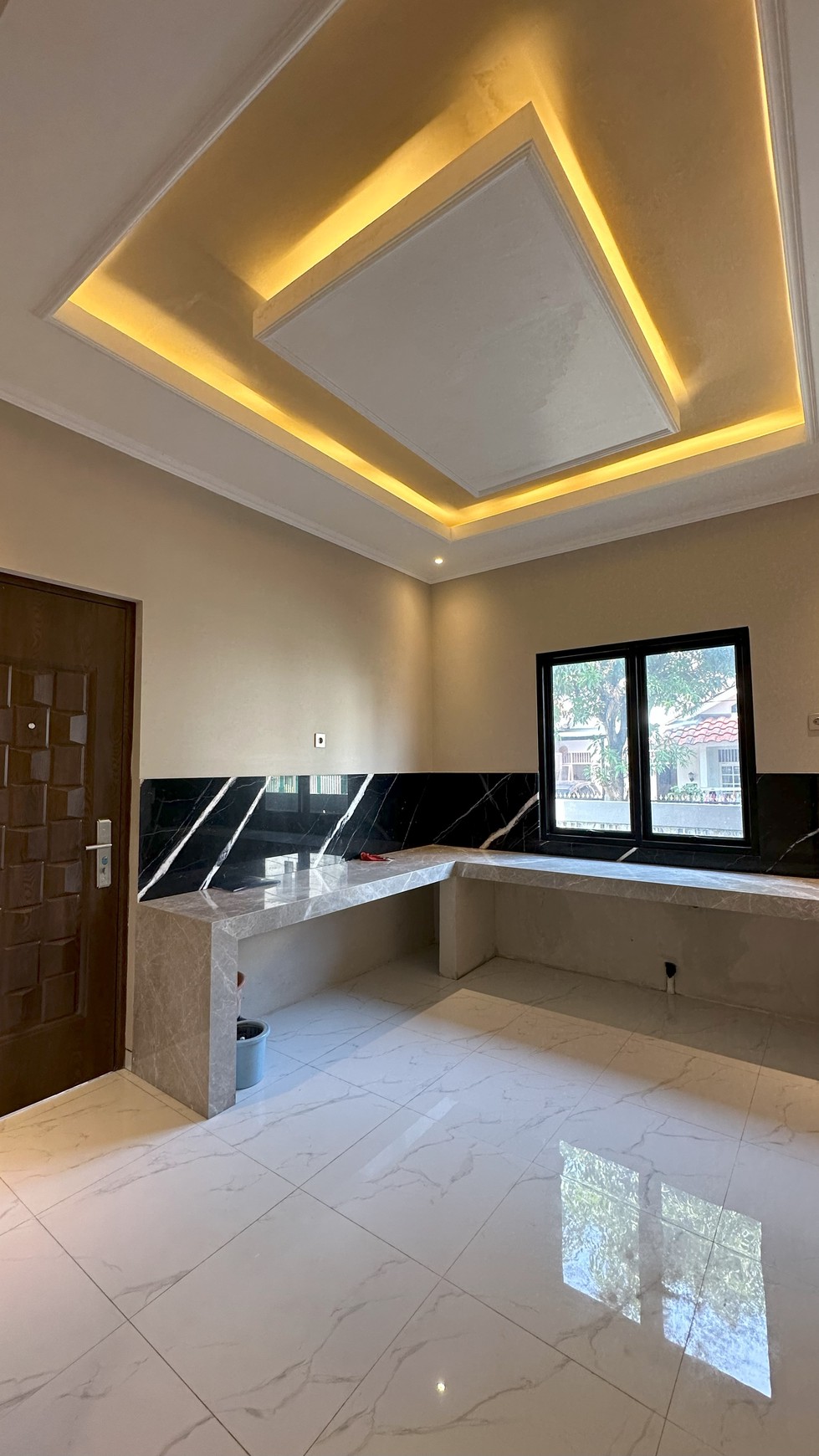 Rumah Mewah ada Pool di Graha Raya Bintaro