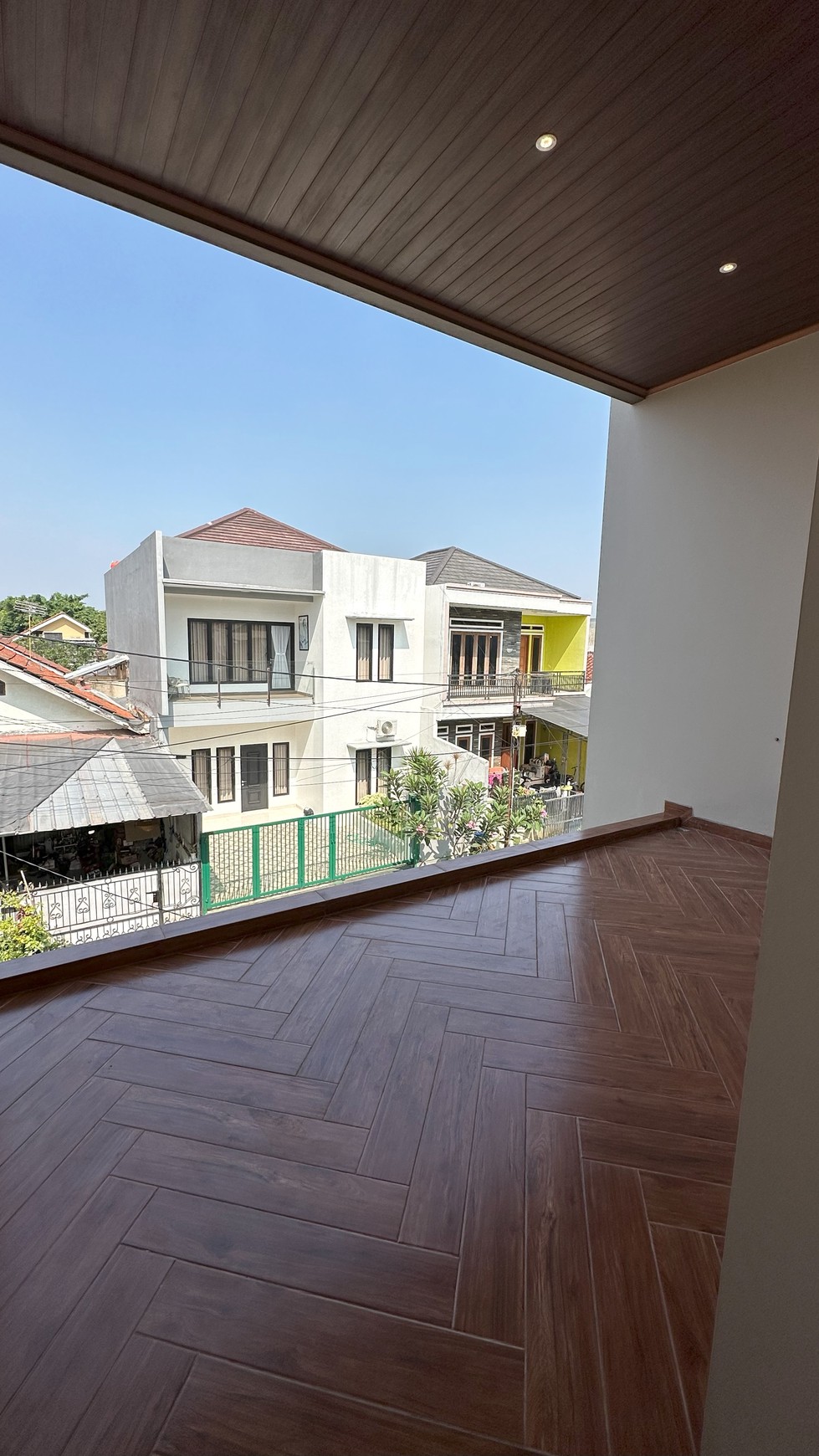 Rumah Mewah ada Pool di Graha Raya Bintaro