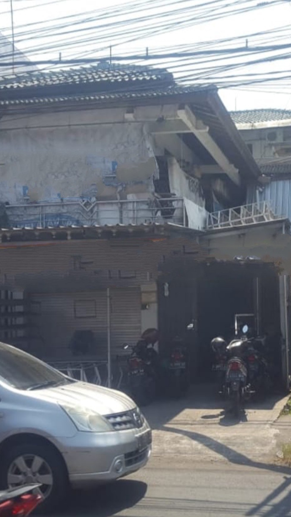 1604. Dijual Bangunan itung tanah Jl Raya Berbek Waru Sidoarjo