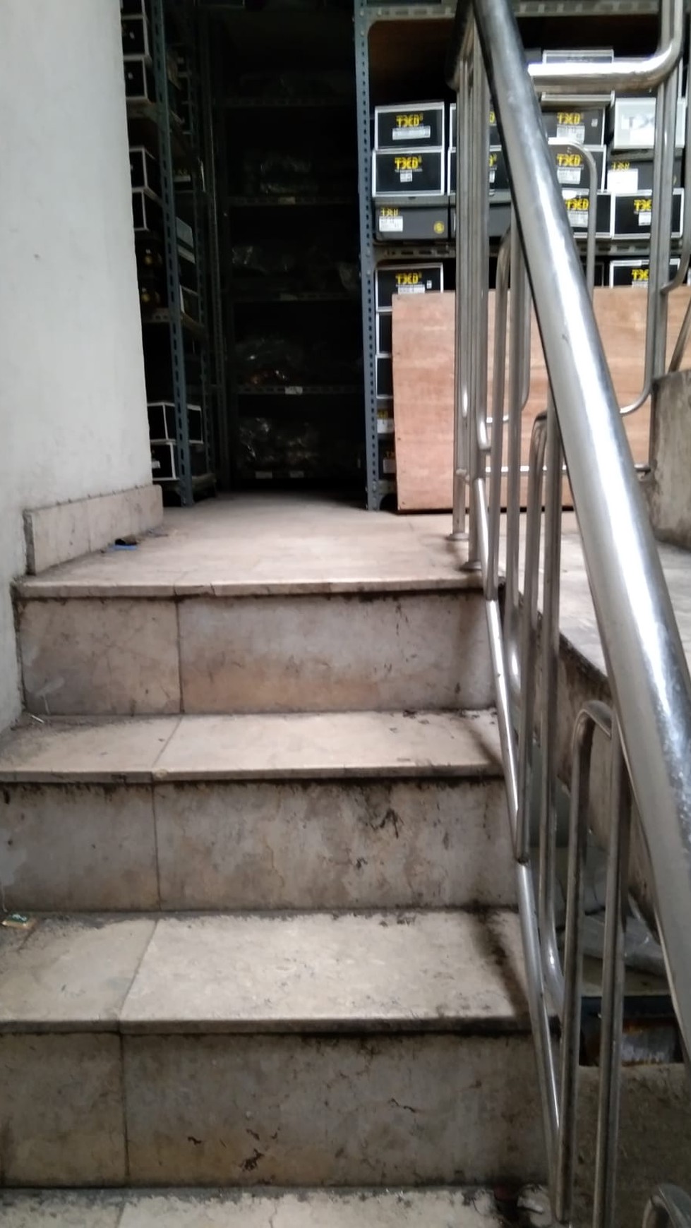 1604. Dijual Bangunan itung tanah Jl Raya Berbek Waru Sidoarjo
