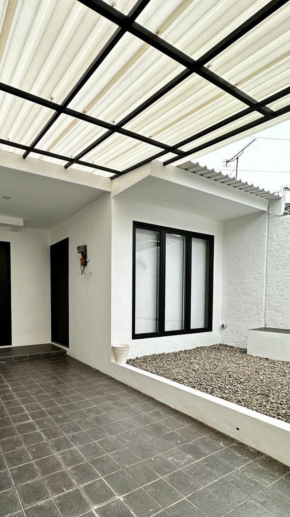 Rumah minimalis, cantik lingkungan aman dan nyaman di Bintaro