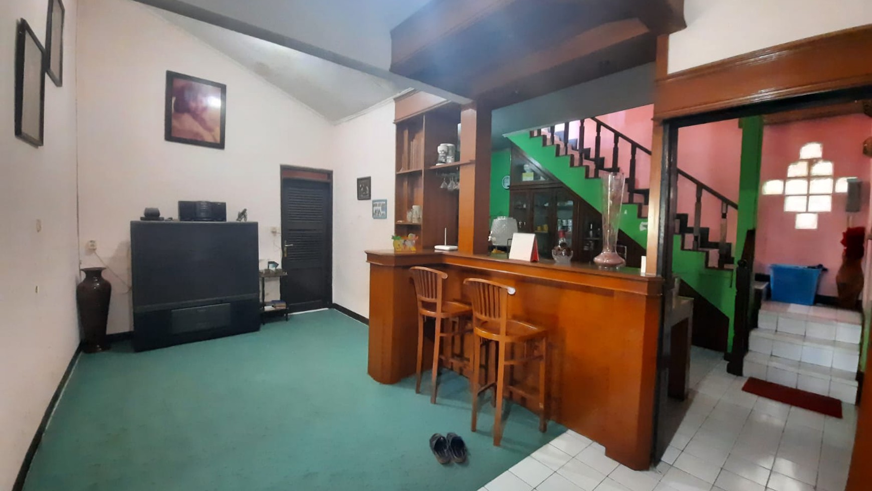 Rumah Asri Siap Pakai di jl Venus Barat, Bandung Kota