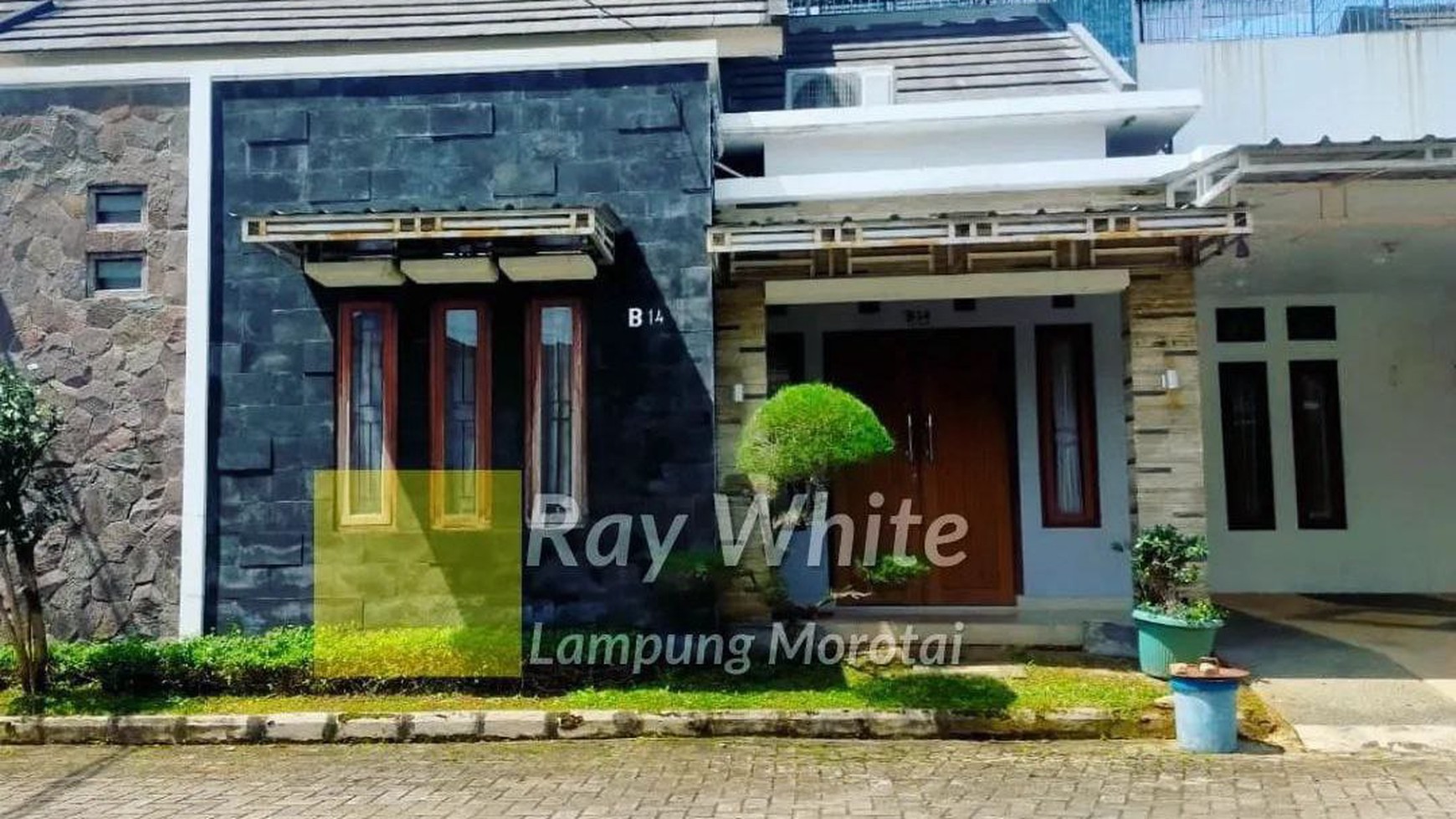 Dijual Tanah dan Bangunan di Labuhan Ratu