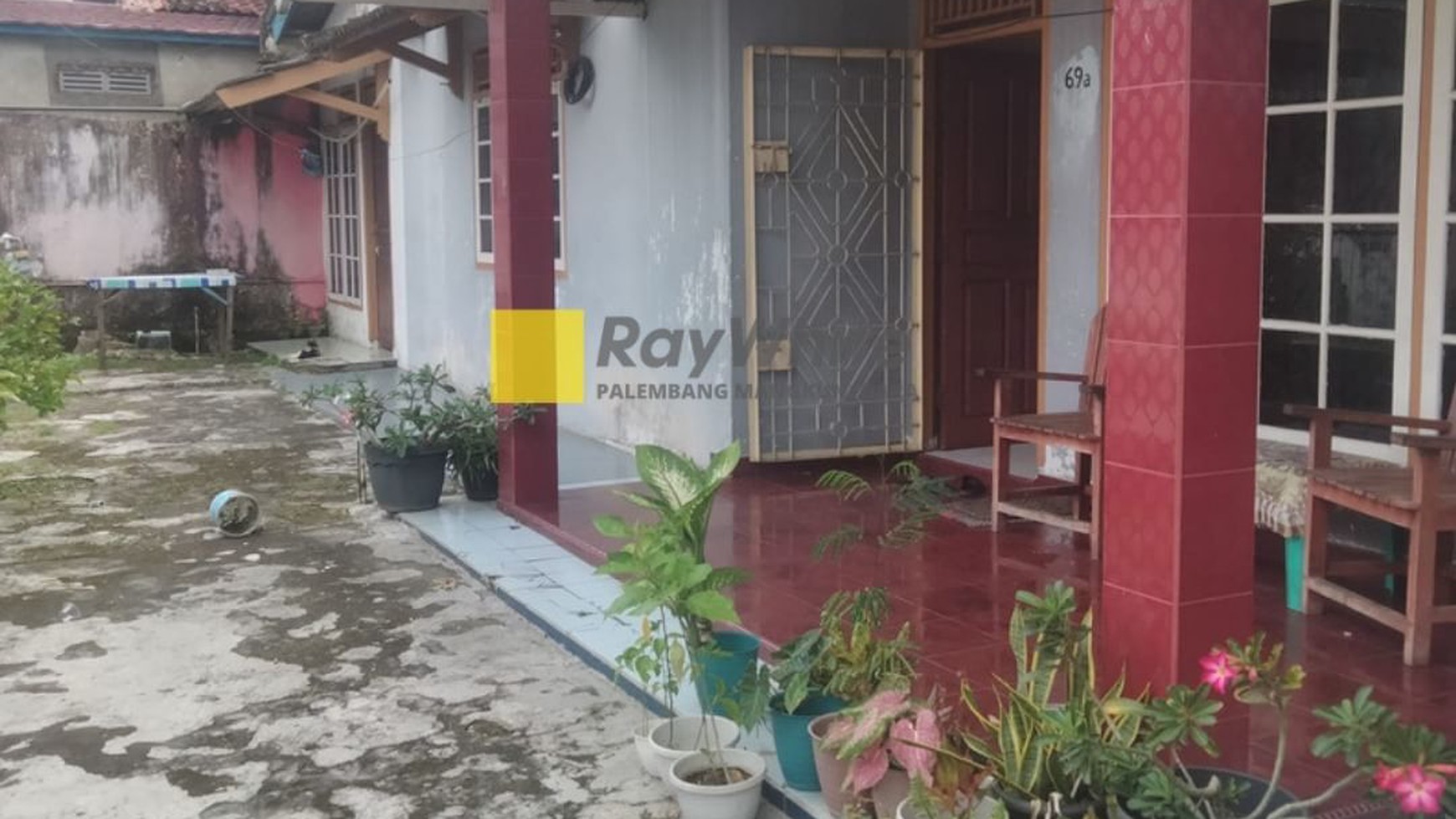 DI JUAL RUMAH LOKASI BAGUS 