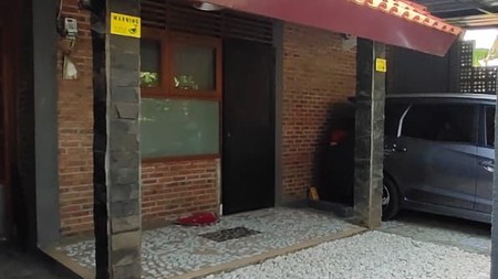 Rumah cantik siap huni di Jombang Ciputat.