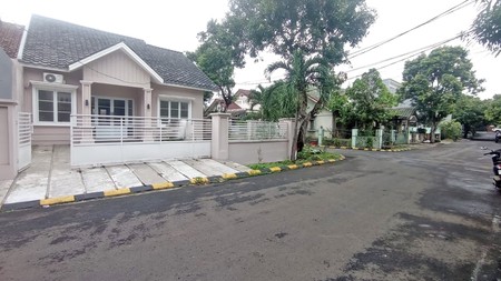 Diual Rumah Hook di Villa Dago Pamulang