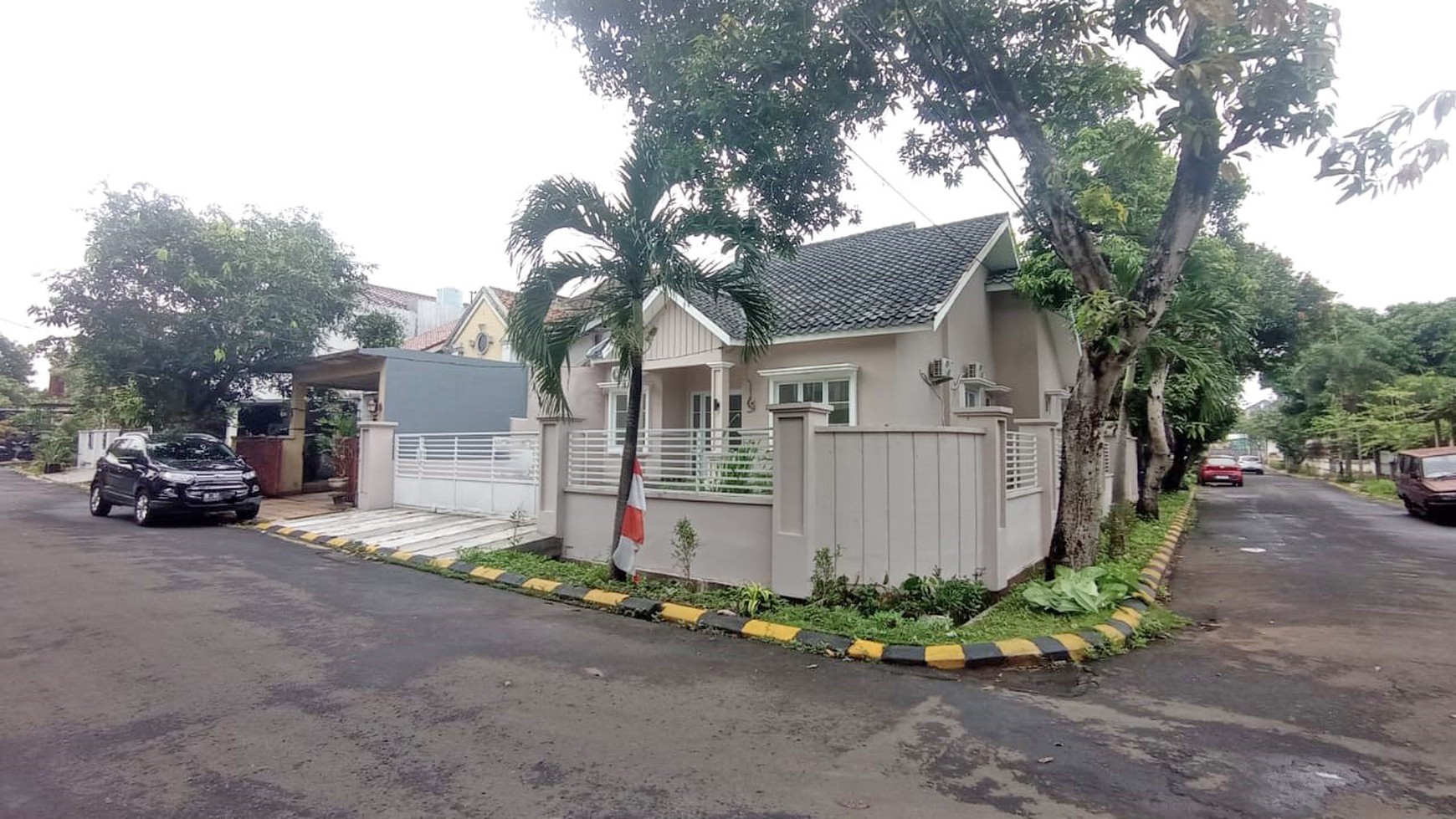 Diual Rumah Hook di Villa Dago Pamulang