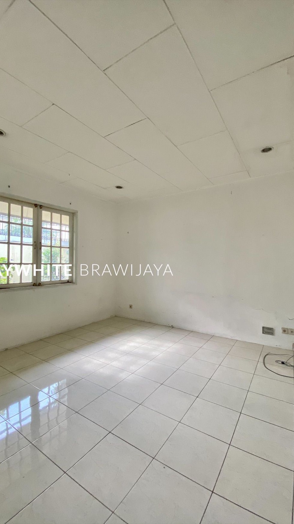 Rumah Lama Lokasi Asri Area Kemang Dalam