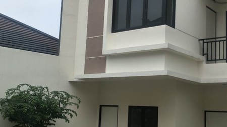 Rumah 2 lantai siap huni dekat bintaro di Ubud Ville Bintaro