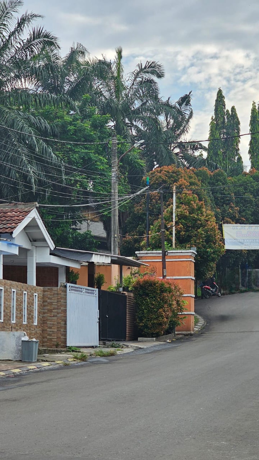 Rumah Siap Huni Hunian Nyaman dan Lingkungan Asri @Serua, Ciputat