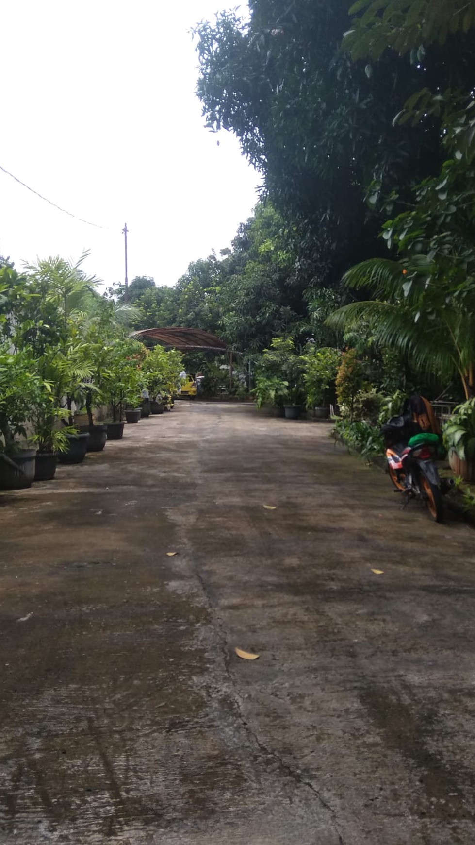 Rumah Mewah Dengan Halaman Luas dan Terdapat Kos-kosan @Kreo, Ciledug