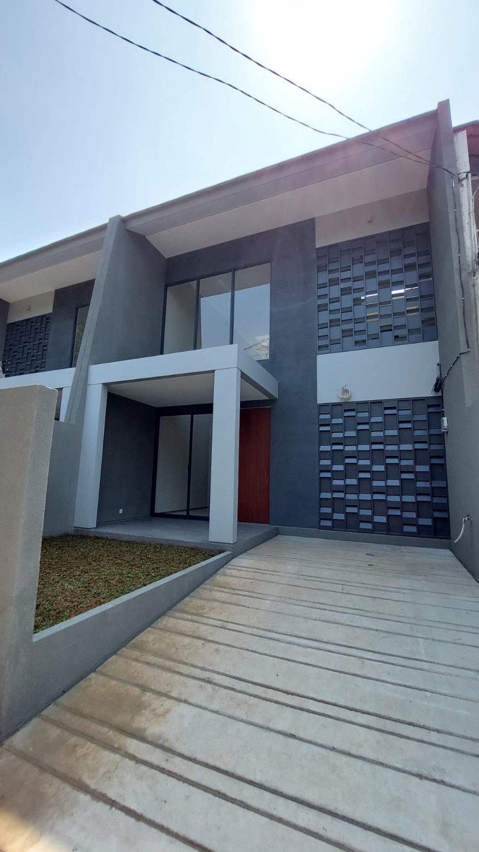 Rumah Brand New, Cantik, Lokasi Strategis dalam Cluster di Cinere
