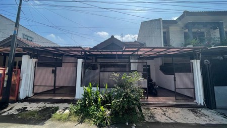 Rumah Minimalis Asri di Komplek Taman Holis Indah, Bandung