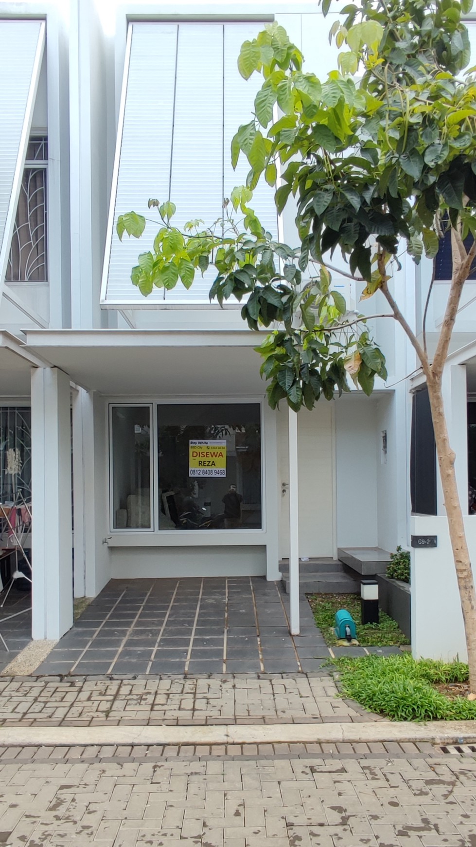 Termurah. Rumah minimalis modern Tabebuya Inspirahaus, BSD